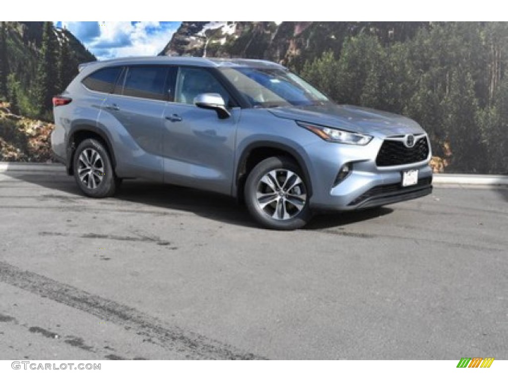 2020 Highlander XLE AWD - Moon Dust / Graphite photo #1