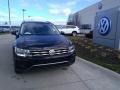 Deep Black Pearl - Tiguan SE 4MOTION Photo No. 1
