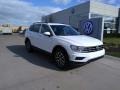 Pure White - Tiguan SE 4MOTION Photo No. 2