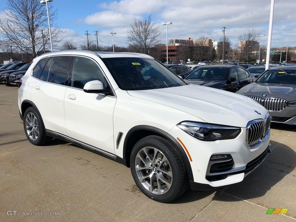 2020 X2 xDrive28i - Alpine White / Black photo #1