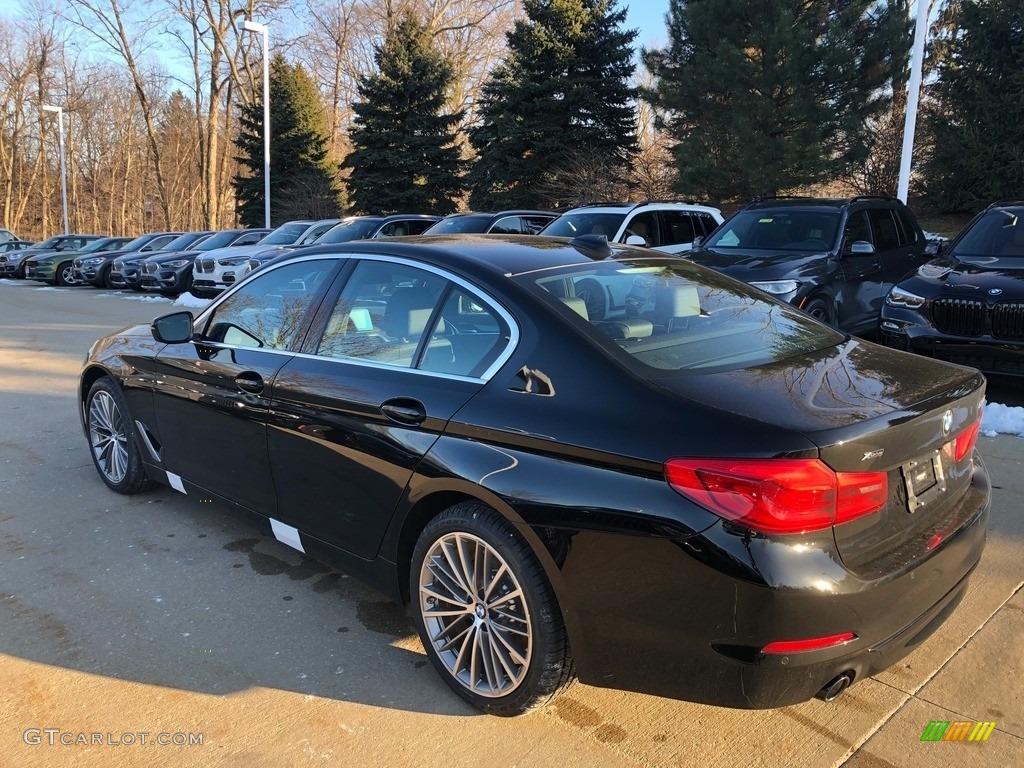 2020 5 Series 530i xDrive Sedan - Alpine White / Black photo #2