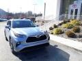 2020 Moon Dust Toyota Highlander XLE AWD  photo #48