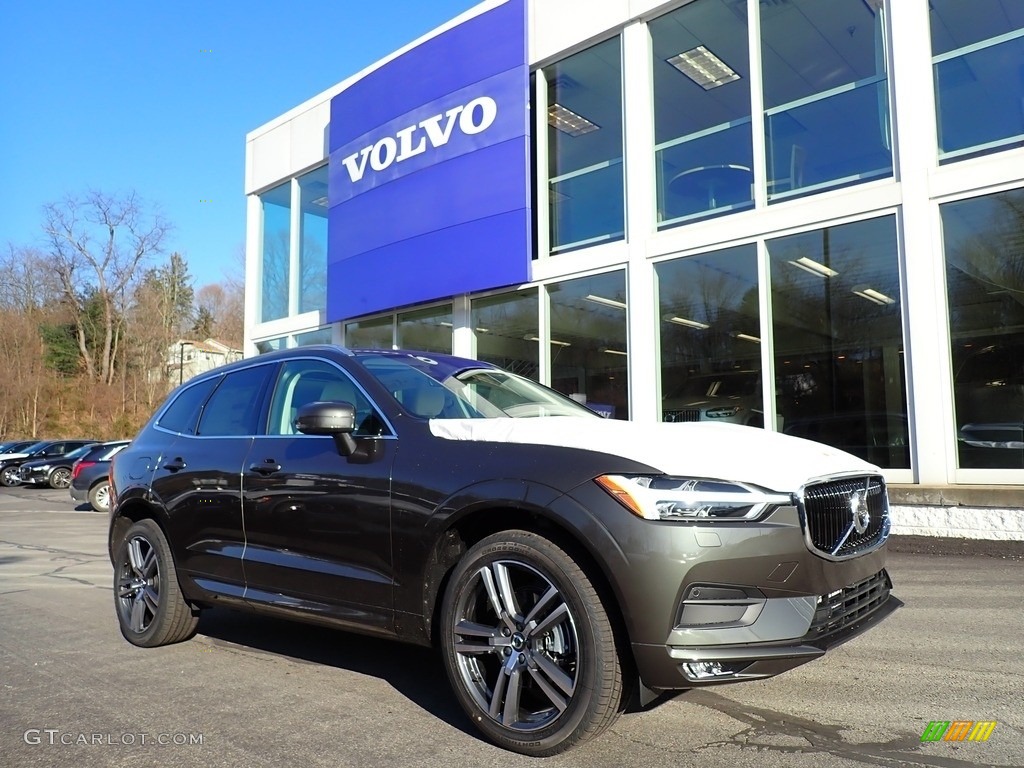 2020 XC60 T5 AWD Momentum - Pine Grey Metallic / Blonde photo #1