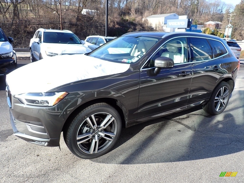 2020 XC60 T5 AWD Momentum - Pine Grey Metallic / Blonde photo #5