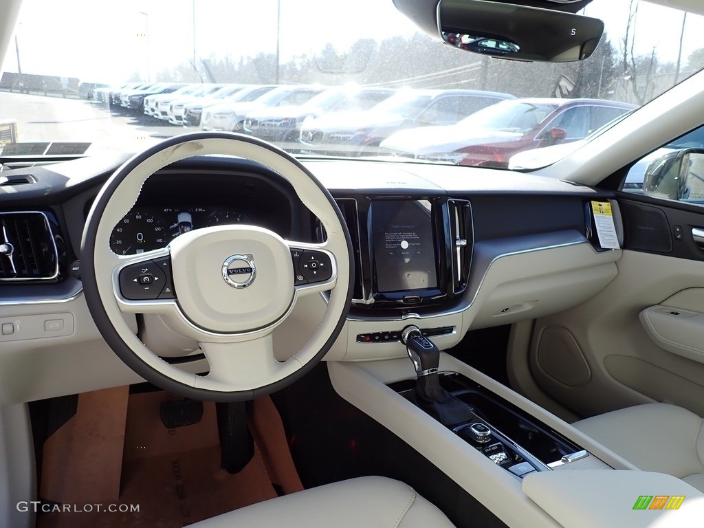 2020 XC60 T5 AWD Momentum - Pine Grey Metallic / Blonde photo #9