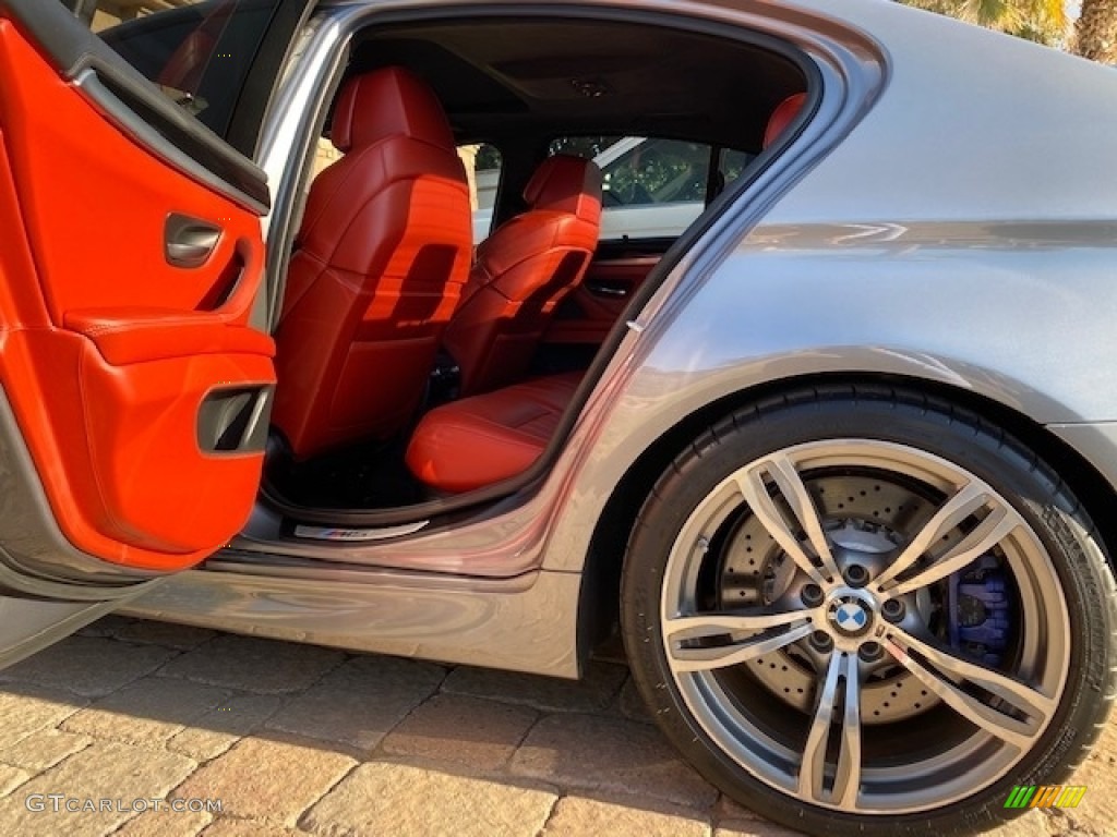 2013 M5 Sedan - BMW Individual Amazonite Silver Metallic / Sakhir Orange photo #5