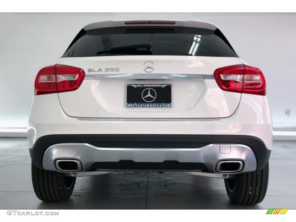 2020 GLA 250 - Polar White / Black photo #3