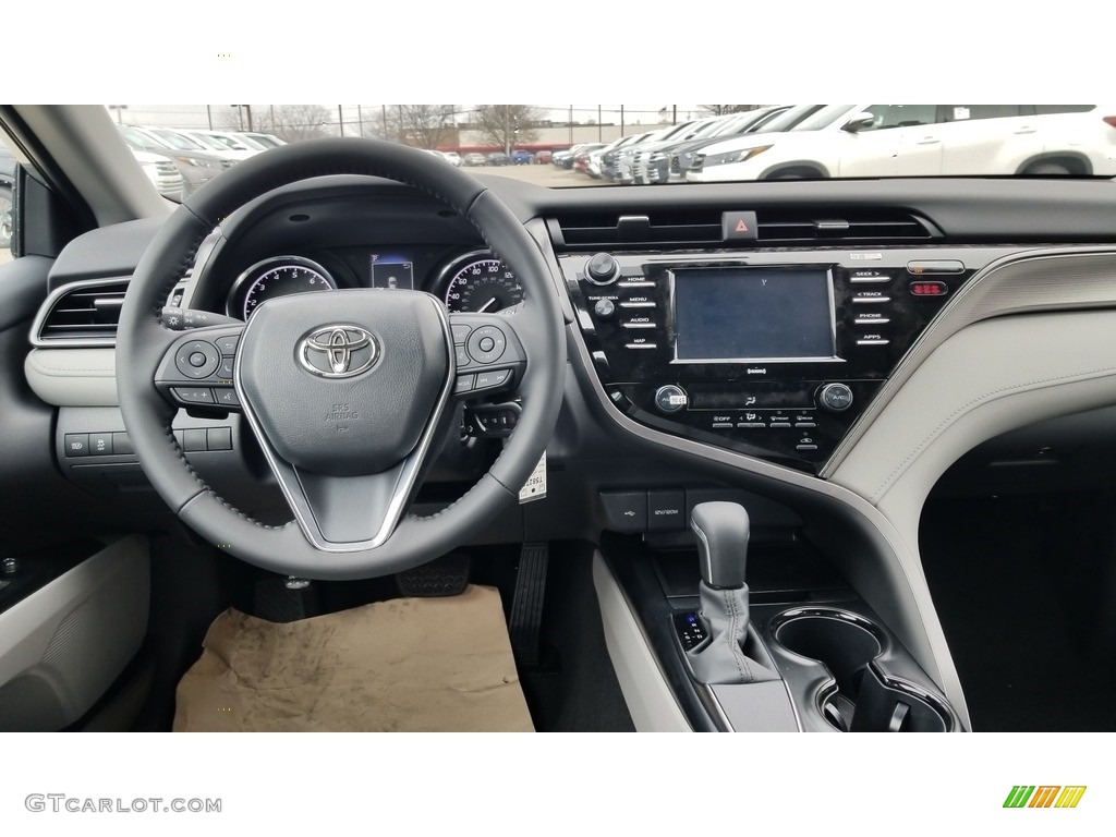 2020 Camry SE - Celestial Silver Metallic / Ash photo #4