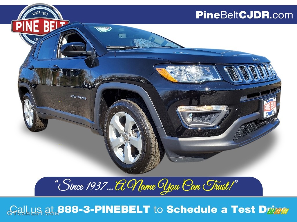 2020 Compass Latitude 4x4 - Diamond Black Crystal Pearl / Black photo #1
