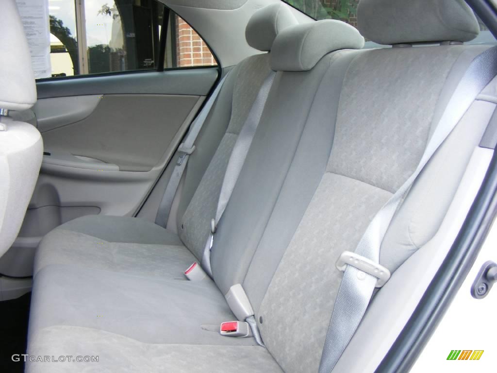 2009 Corolla LE - Classic Silver Metallic / Ash photo #7