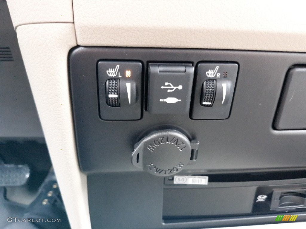 2020 Toyota Sienna XLE AWD Controls Photo #137345757