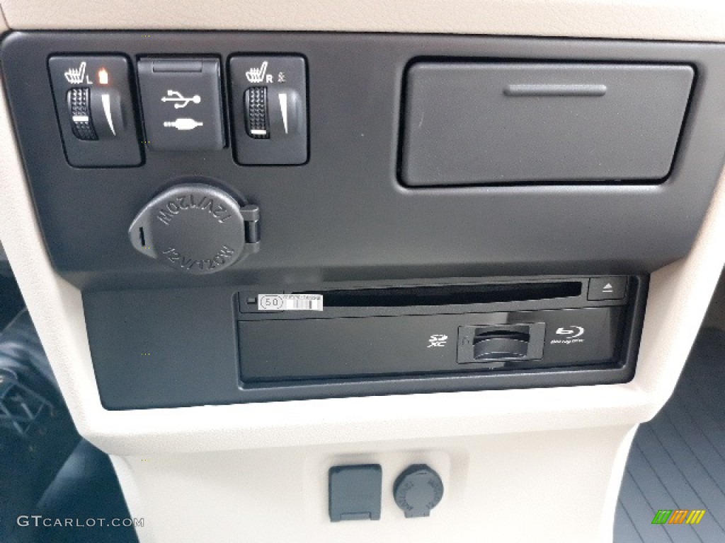 2020 Toyota Sienna XLE AWD Controls Photo #137345785
