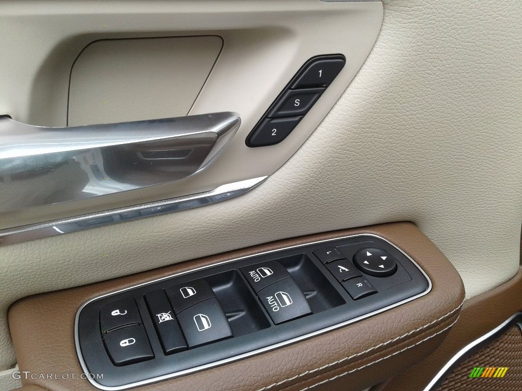 2020 Ram 1500 Laramie Crew Cab 4x4 Light Frost Beige/Mountain Brown Door Panel Photo #137369041