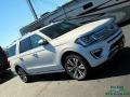 Star White - Expedition Platinum Max 4x4 Photo No. 34