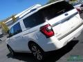 Star White - Expedition Platinum Max 4x4 Photo No. 36