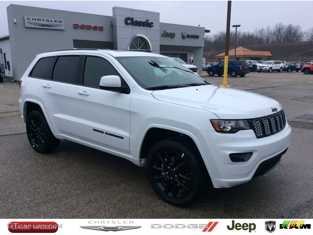 2020 Grand Cherokee Altitude 4x4 - Bright White / Black photo #1