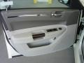 Cool Vanilla White - 300 C HEMI Photo No. 23