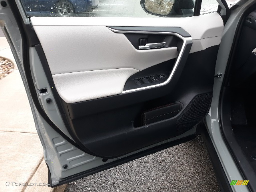 2020 RAV4 XLE AWD - Lunar Rock / Light Gray photo #25