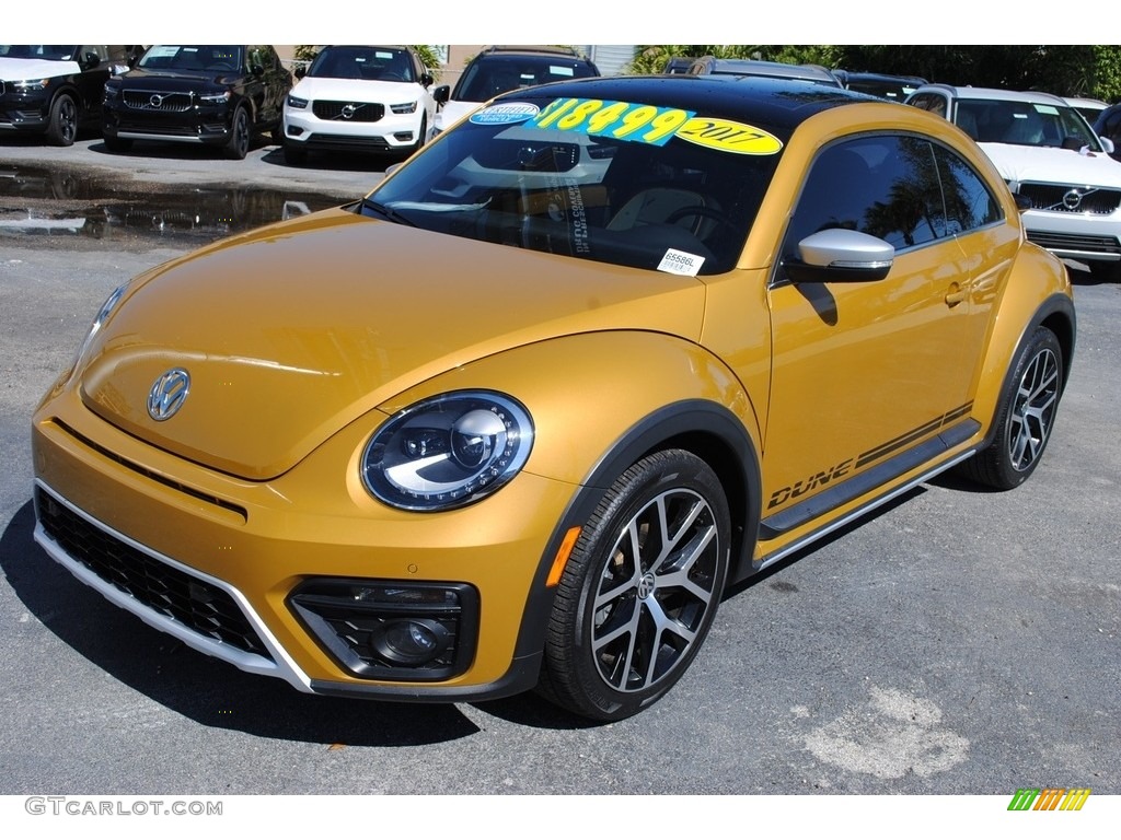 Sandstorm Yellow Metallic 2017 Volkswagen Beetle 1.8T Dune Coupe Exterior Photo #137410908