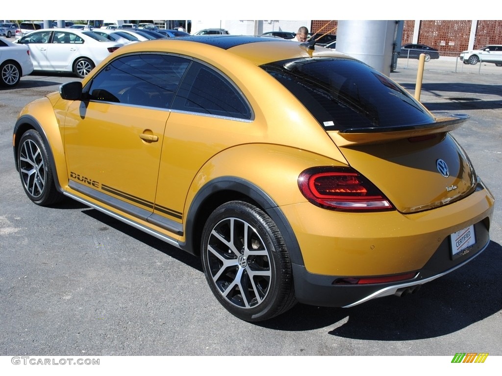 Sandstorm Yellow Metallic 2017 Volkswagen Beetle 1.8T Dune Coupe Exterior Photo #137410923
