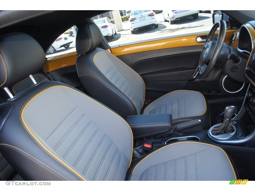 2017 Volkswagen Beetle 1.8T Dune Coupe Front Seat Photo #137411007