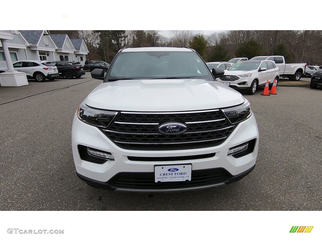 2020 Explorer XLT 4WD - Oxford White / Ebony photo #2