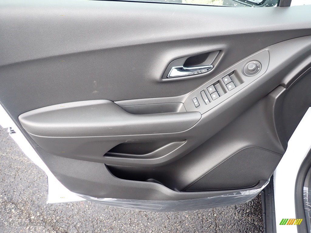 2020 Chevrolet Trax LS Jet Black Door Panel Photo #137446268