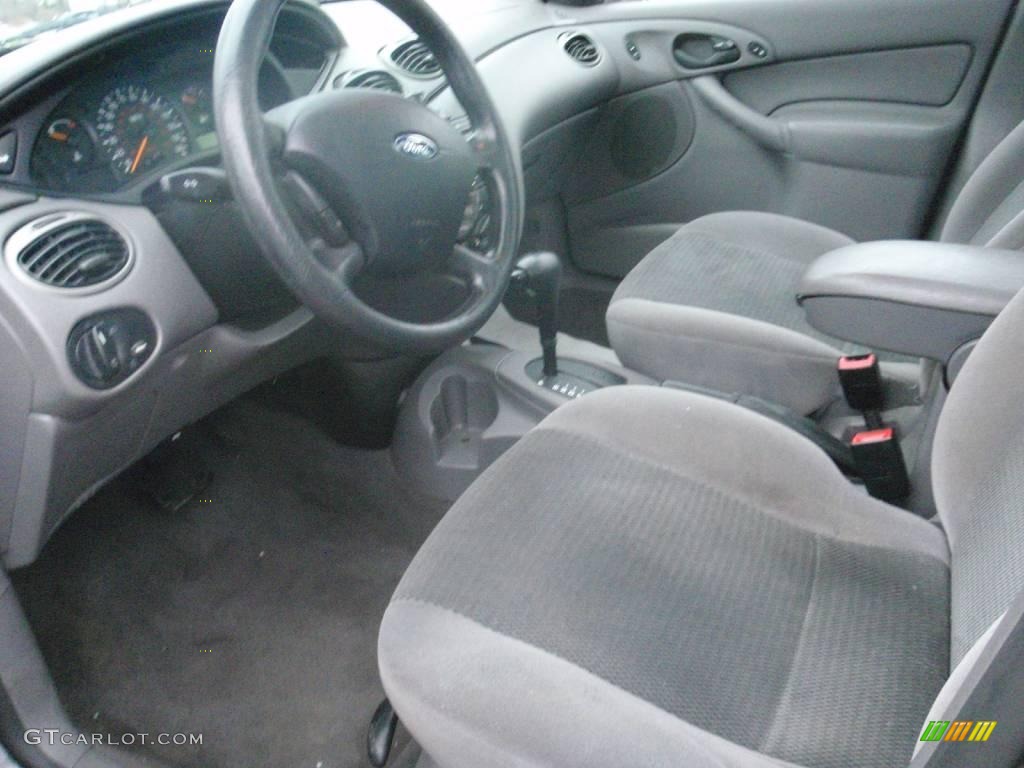 2003 Focus SE Sedan - Liquid Grey Metallic / Medium Graphite photo #13