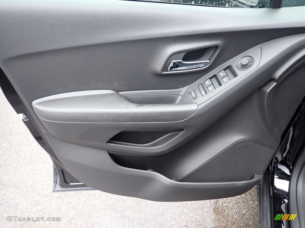 2020 Chevrolet Trax LT AWD Jet Black Door Panel Photo #137452367