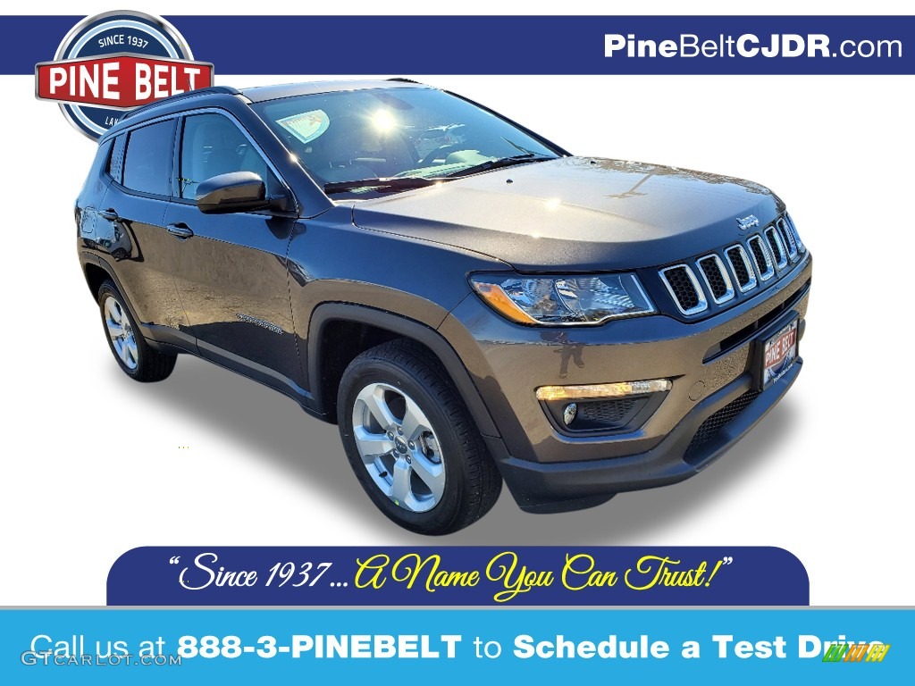 2020 Compass Latitude 4x4 - Granite Crystal Metallic / Ski Gray/Black photo #1