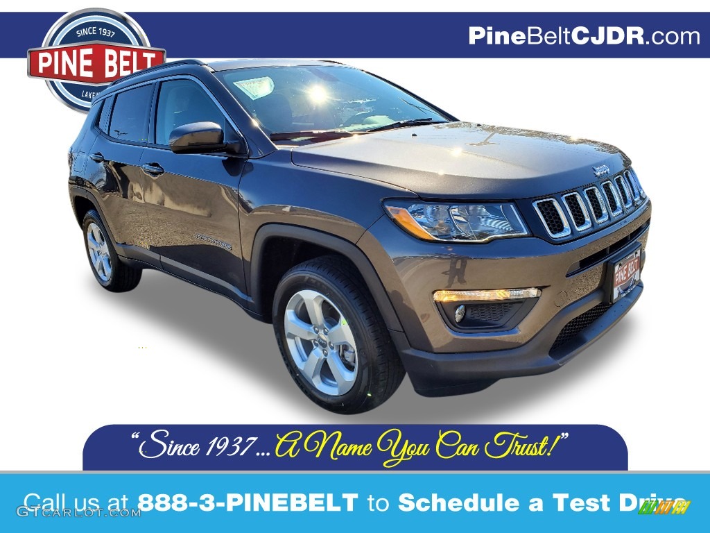 2020 Compass Latitude 4x4 - Granite Crystal Metallic / Black photo #1