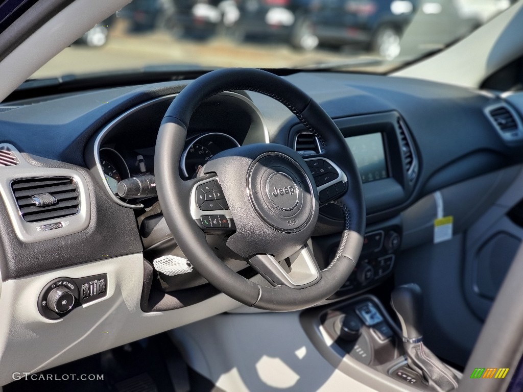 2020 Compass Latitude 4x4 - Jazz Blue Pearl / Ski Gray/Black photo #7