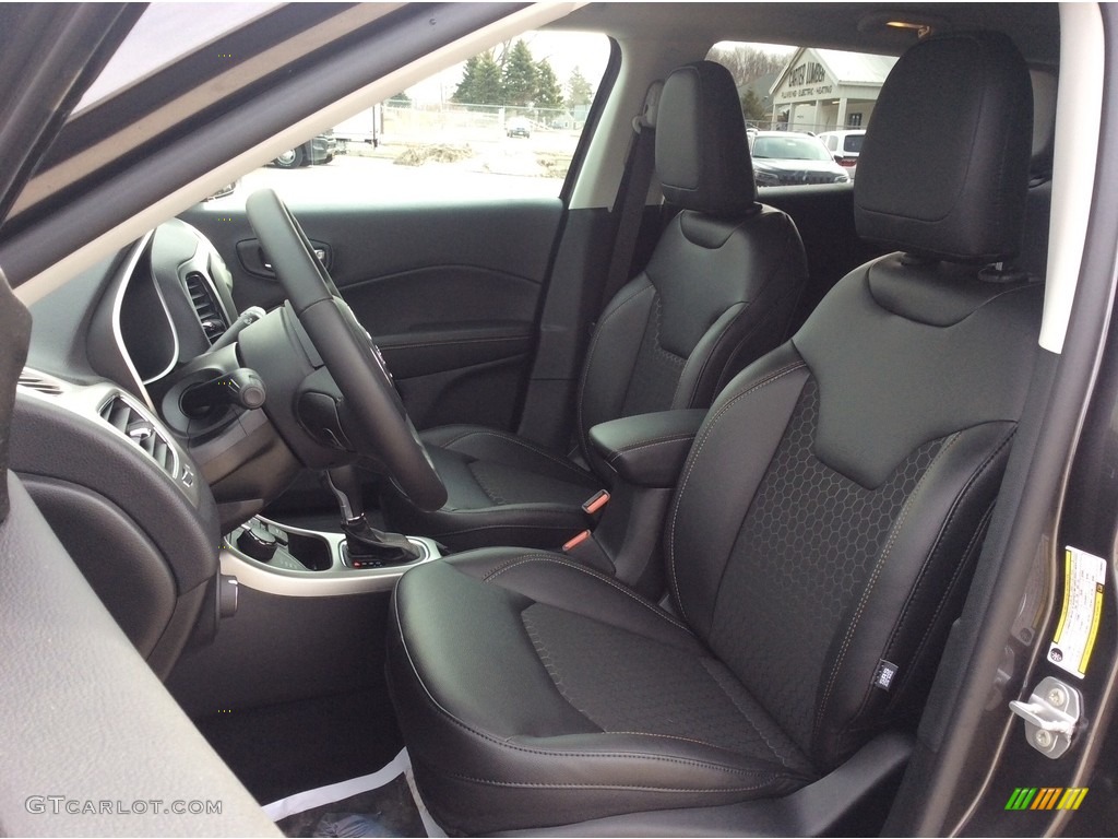 2020 Compass Latitude 4x4 - Granite Crystal Metallic / Black photo #2
