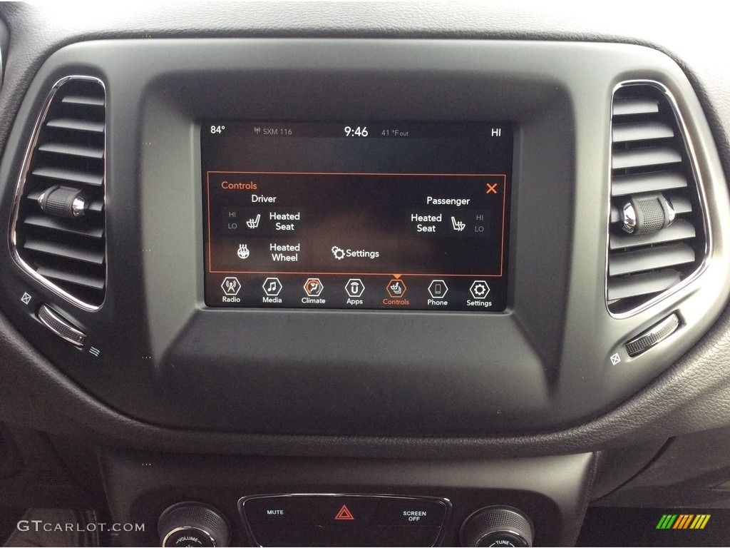 2020 Compass Latitude 4x4 - Granite Crystal Metallic / Black photo #14
