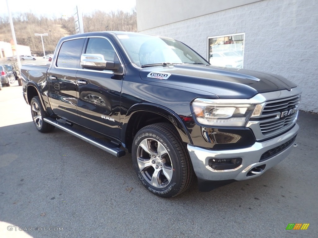 2020 1500 Laramie Crew Cab 4x4 - Diamond Black Crystal Pearl / Light Frost Beige/Mountain Brown photo #3