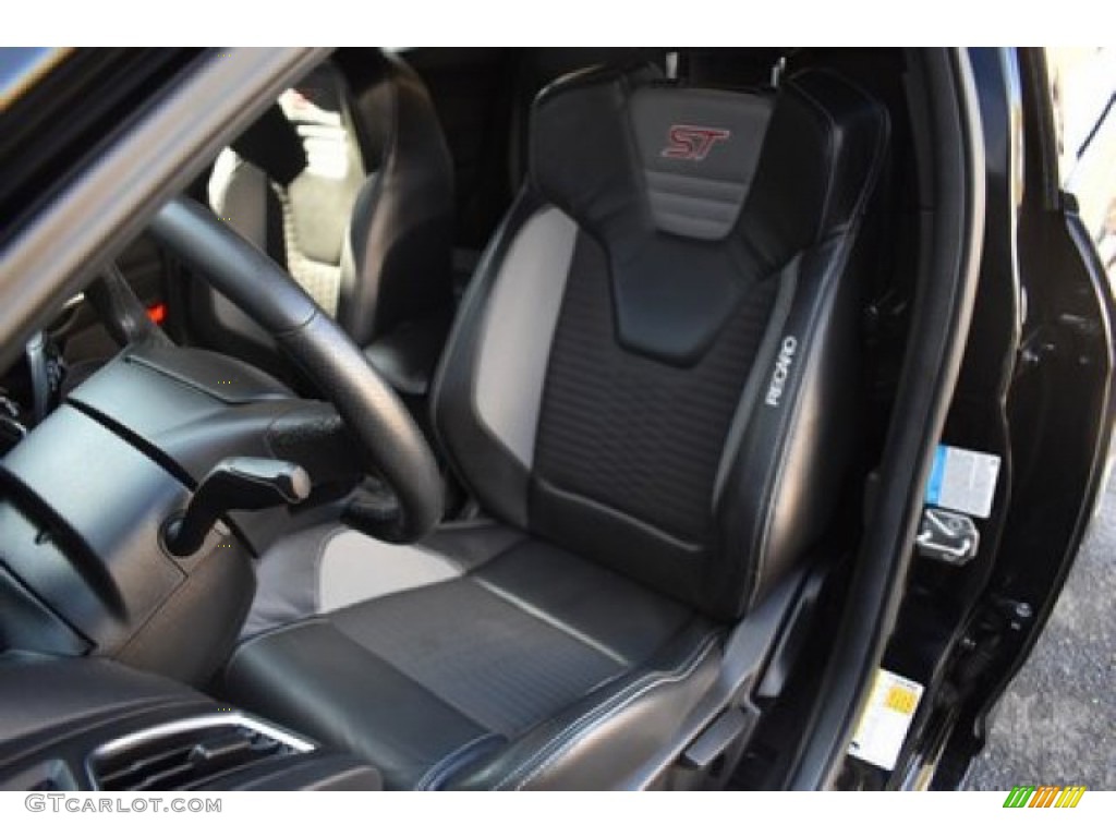 Charcoal Black Recaro Leather Interior 2017 Ford Focus ST Hatch Photo #137487969