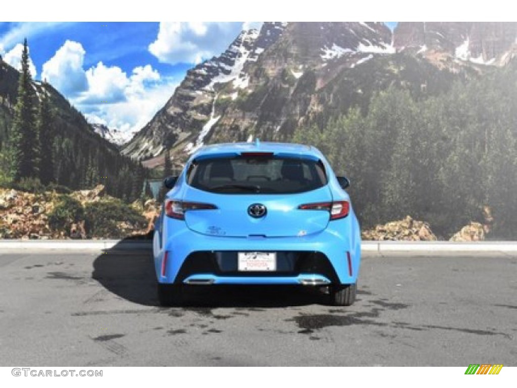 2020 Corolla Hatchback SE - Blue Flame / Black photo #4