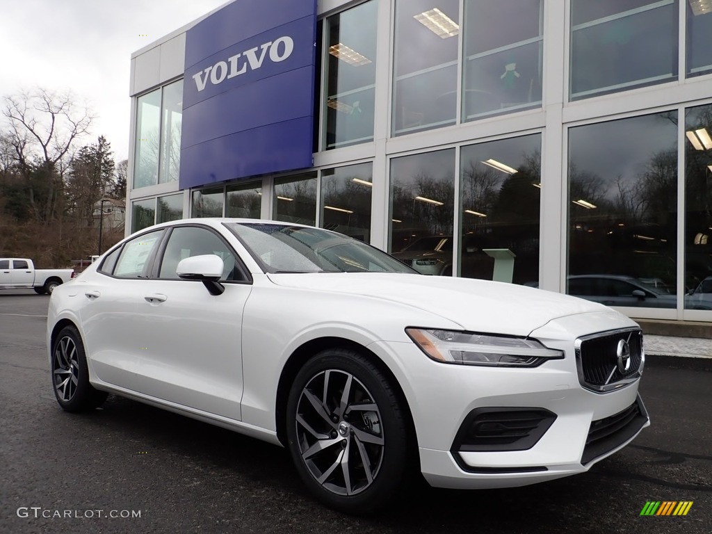 2020 Volvo S60 T5 Momentum Exterior Photos