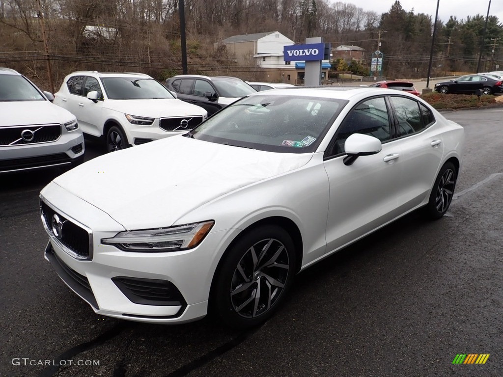 2020 S60 T5 Momentum - Crystal White Pearl Metallic / Charcoal photo #5