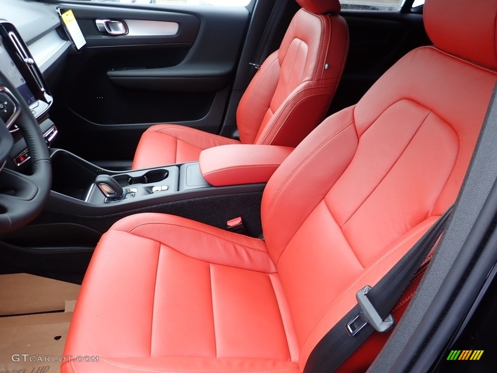 2020 Volvo XC40 T5 Momentum AWD Front Seat Photo #137496241