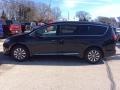 2020 Brilliant Black Crystal Pearl Chrysler Pacifica Touring L Plus  photo #6