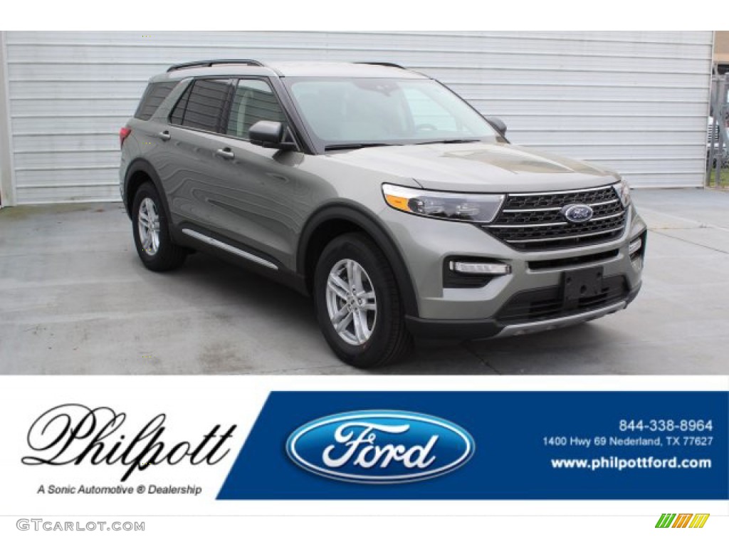 Silver Spruce Metallic Ford Explorer