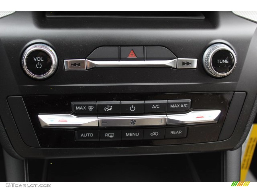 2020 Explorer XLT - Silver Spruce Metallic / Sandstone photo #16