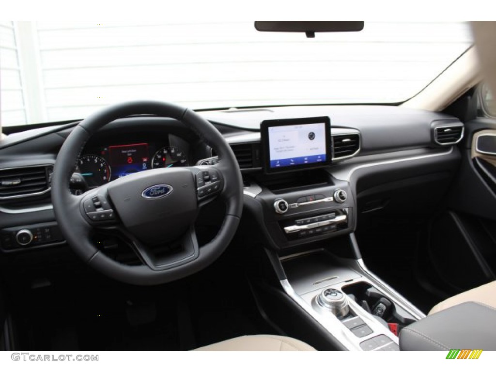2020 Explorer XLT - Silver Spruce Metallic / Sandstone photo #21