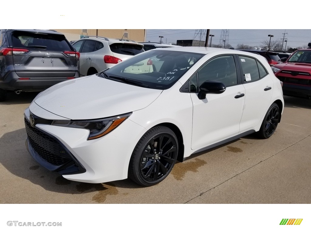 Super White 2020 Toyota Corolla Hatchback SE Nightshade Edition Hatchback Exterior Photo #137531926