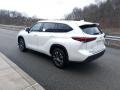 2020 Blizzard White Pearl Toyota Highlander XLE AWD  photo #2