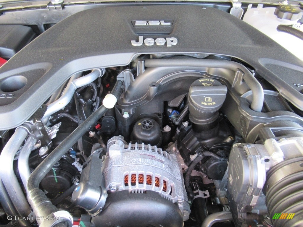 2020 Jeep Gladiator Overland 4x4 Engine Photos