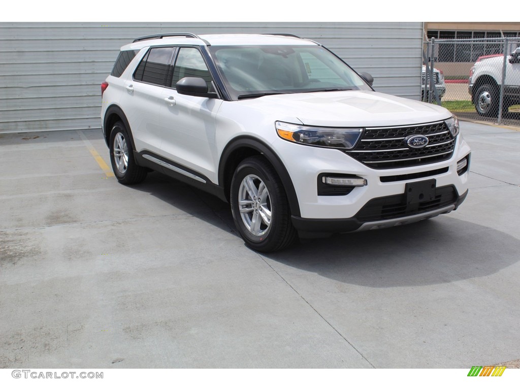 2020 Explorer XLT - Star White Metallic Tri-Coat / Sandstone photo #2