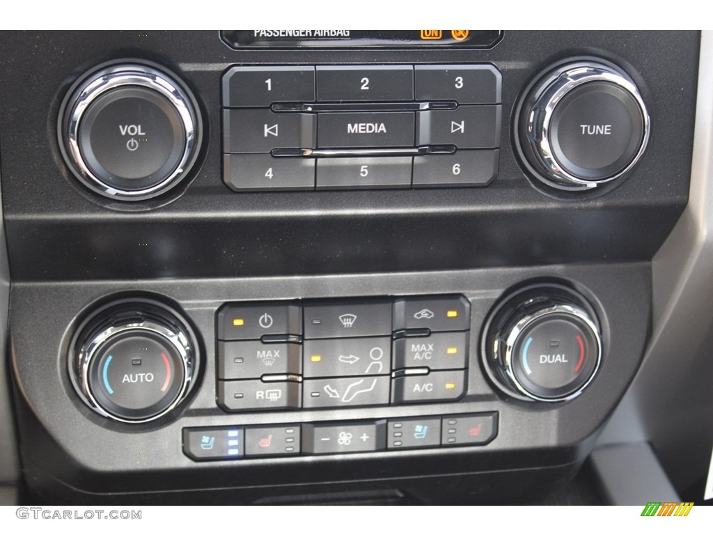 2020 F250 Super Duty Lariat Crew Cab 4x4 - Oxford White / Black photo #16