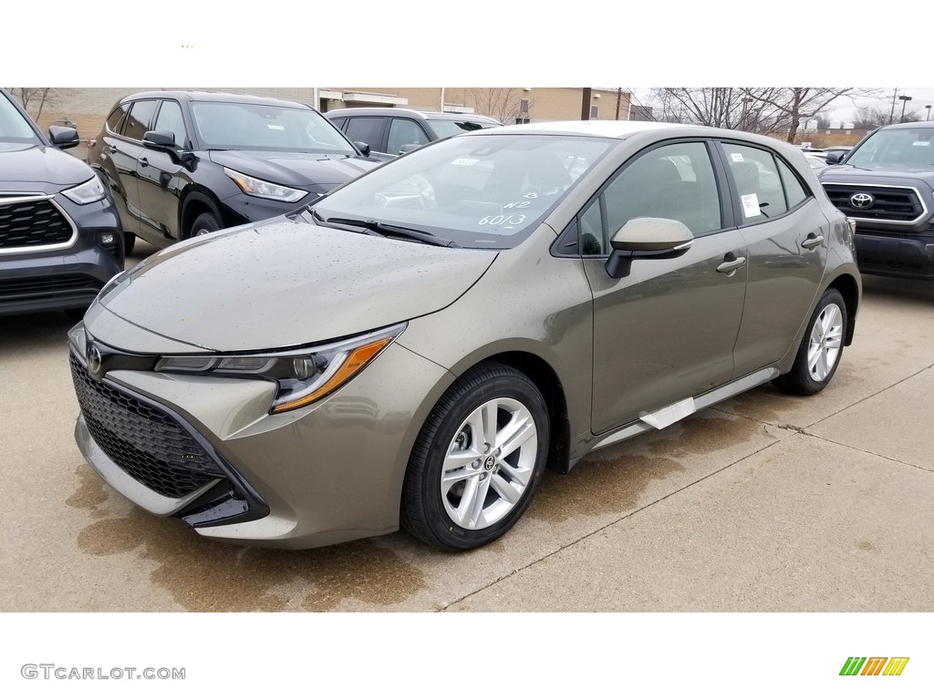 Oxide Bronze 2020 Toyota Corolla Hatchback SE Exterior Photo #137562589